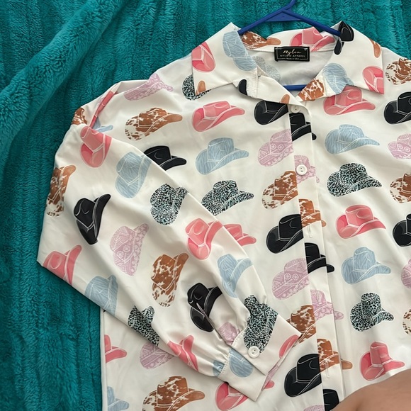 Cowgirl hat button down - Picture 5 of 6